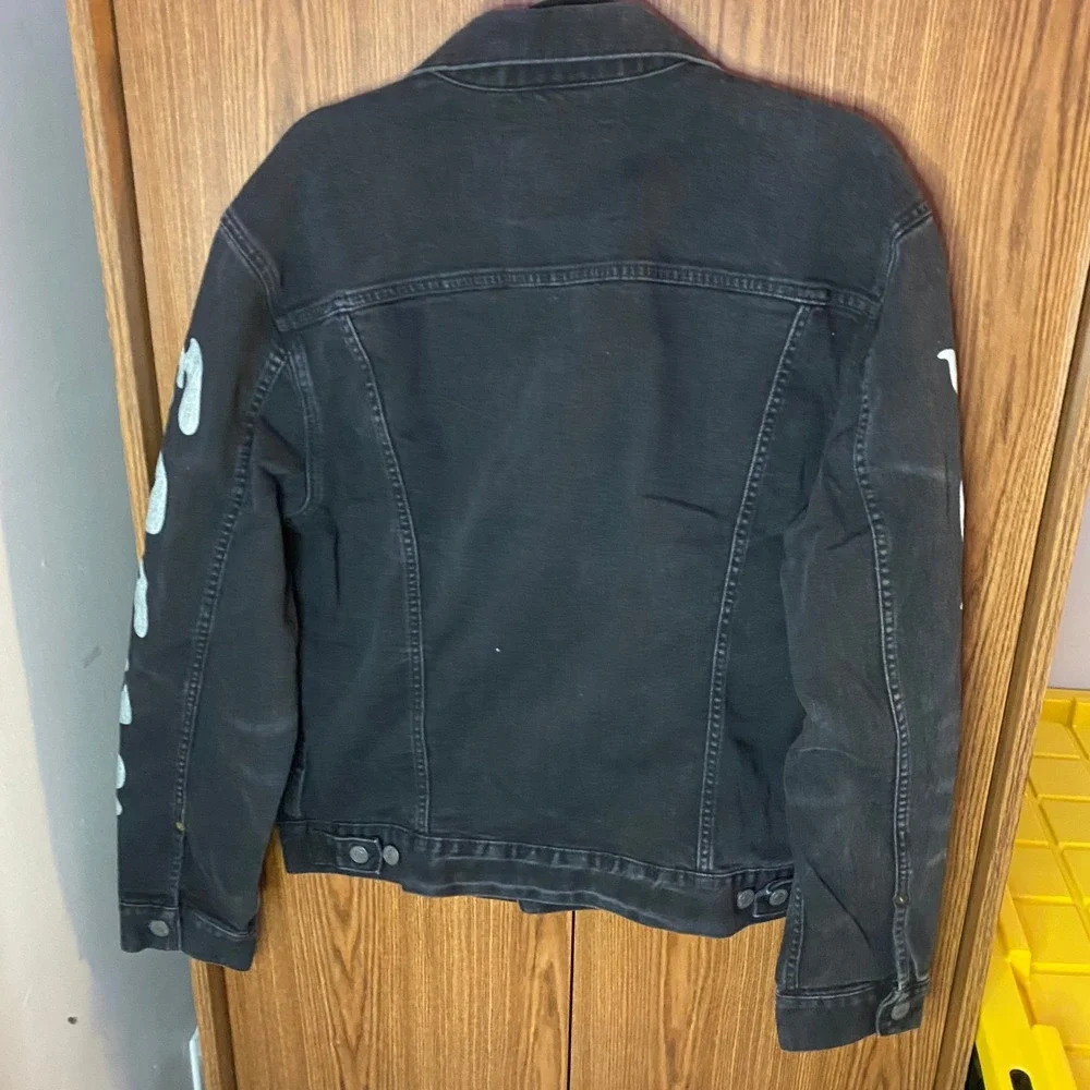 American Eagle Young Money Denim Jacket Mens Large Black Graphic Sleeve Trucker